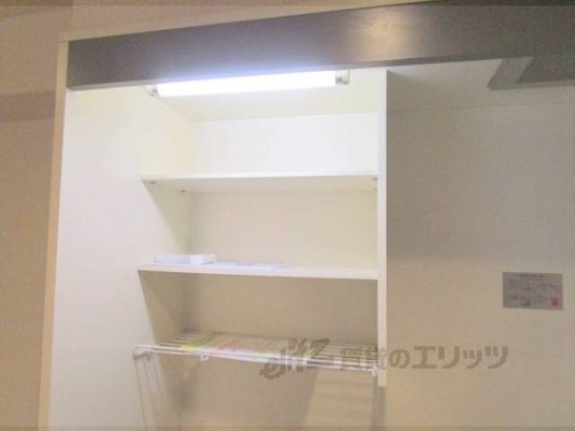 キッチン　収納上部