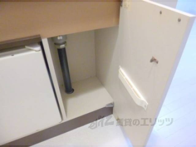 キッチン　キッチン下の収納
