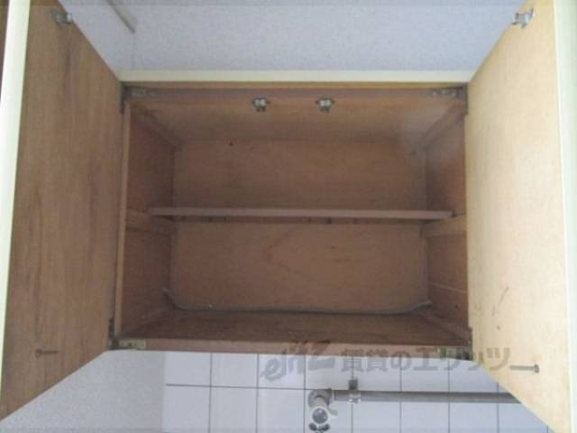 キッチン　上部収納