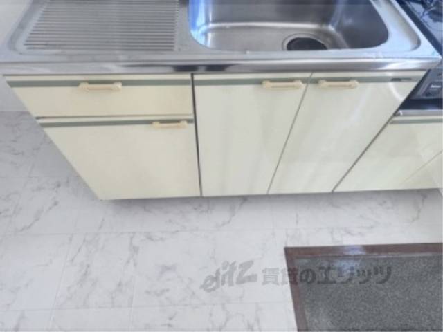 収納　キッチン下