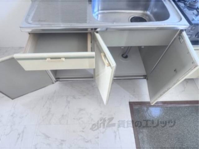 収納　キッチン下
