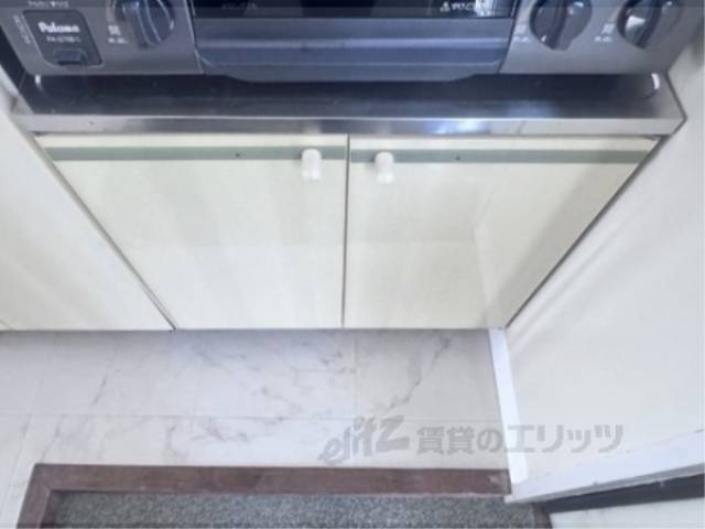 収納　キッチン下