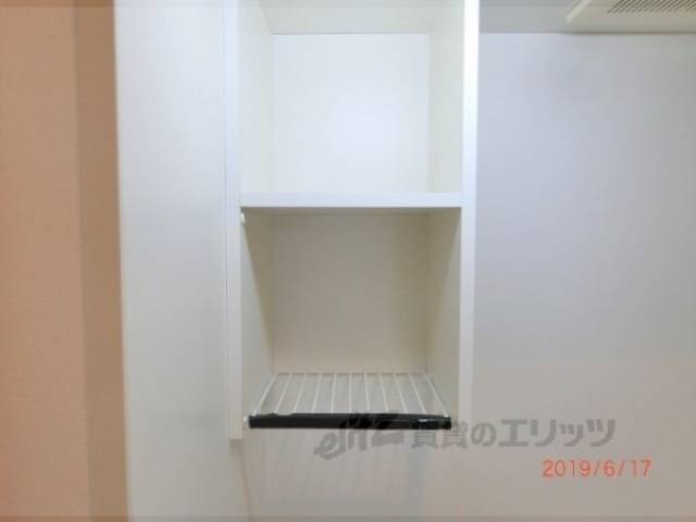 キッチン　上部収納