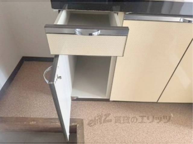 キッチン　下部収納