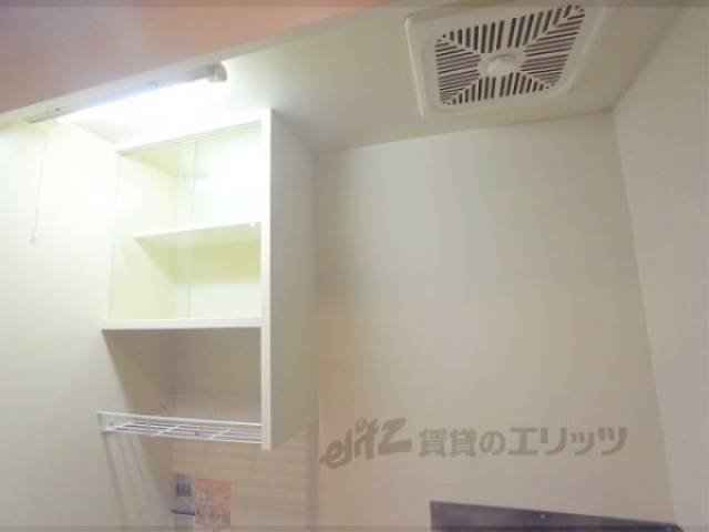 キッチン上部棚