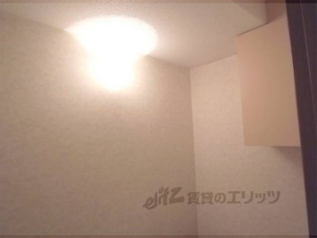 トイレ　上部収納