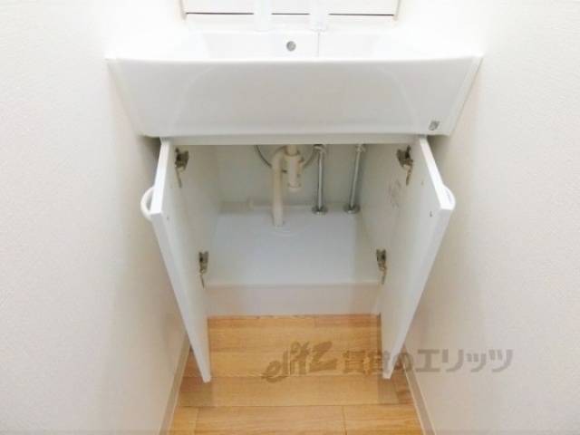 洗面所　下部収納