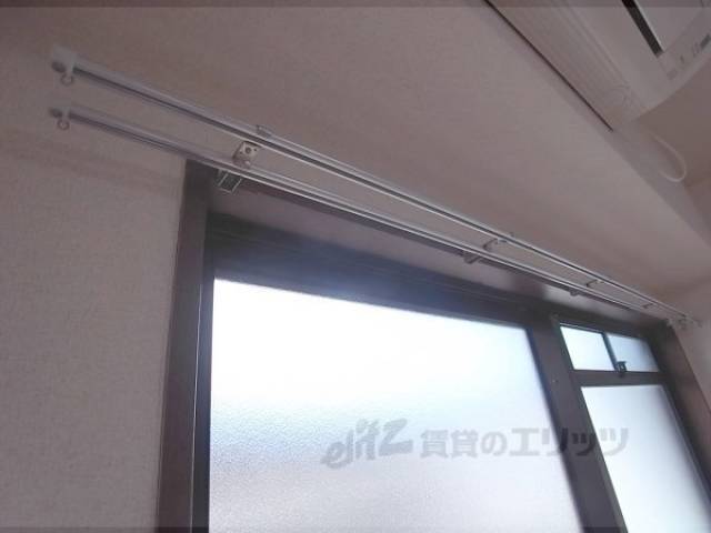 カーテンレール