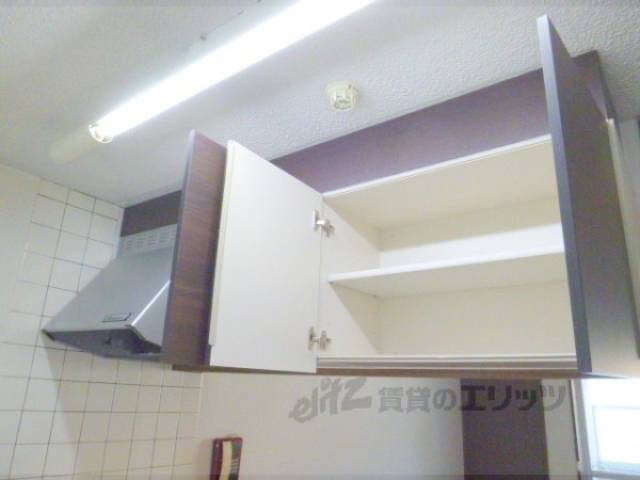 キッチン　キッチン上部収納
