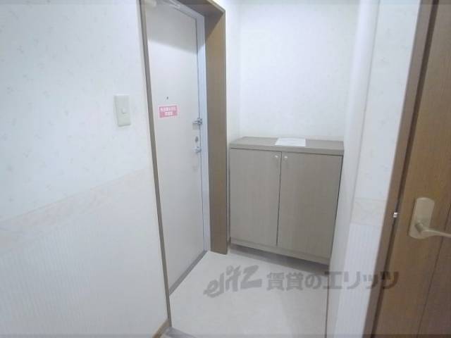 玄関　下駄箱があるのですっきりしています