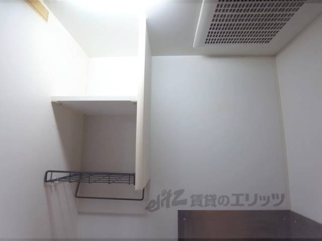 ベランダ　収納、換気扇