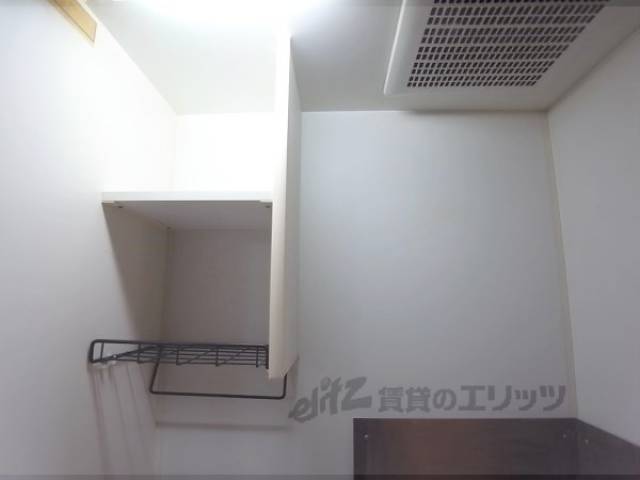 ベランダ　収納、換気扇