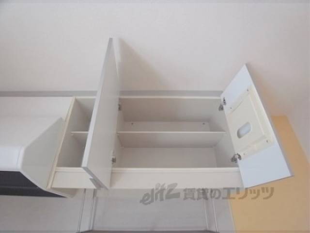 キッチン　上部収納