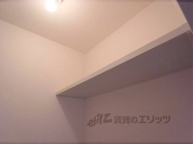 トイレ　上部収納