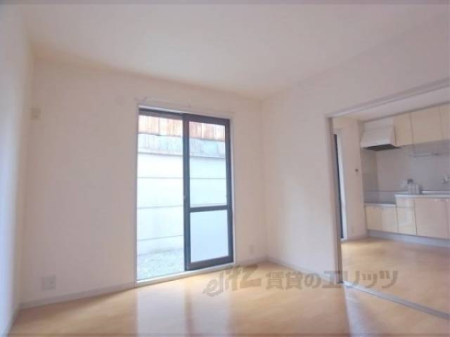 洋室　程よい広さです。