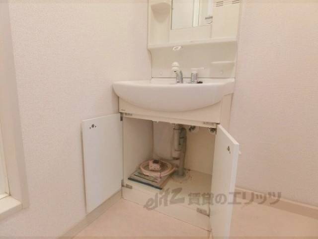洗面所　下部収納