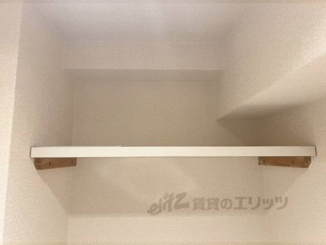 トイレ　収納上部