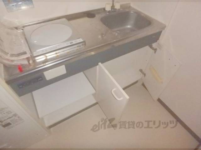 キッチン　収納下部