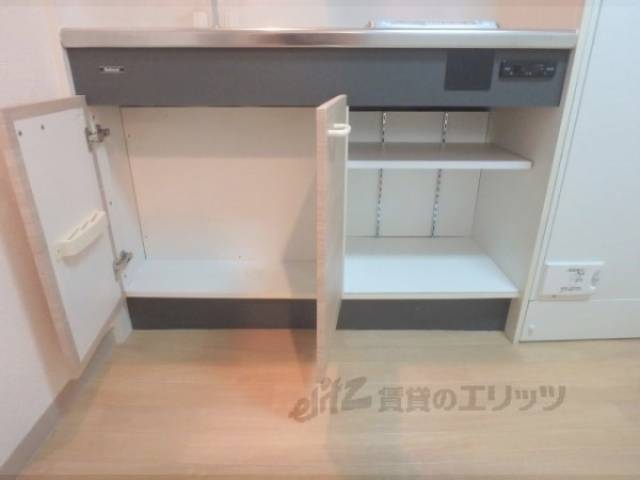 キッチン　収納下部