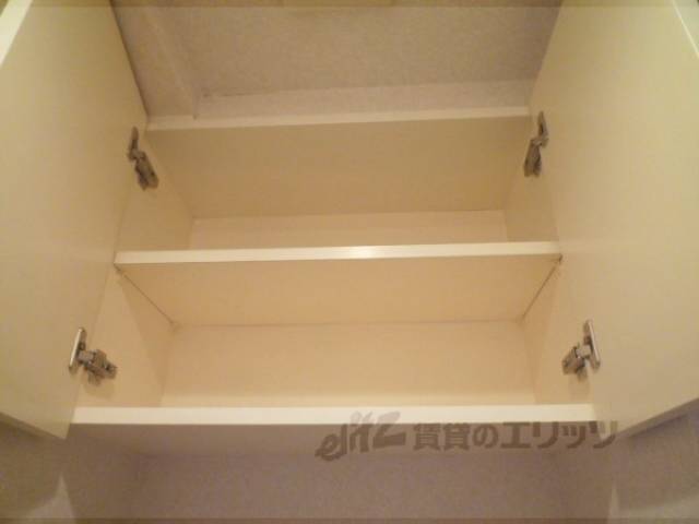 トイレ　トイレ上収納