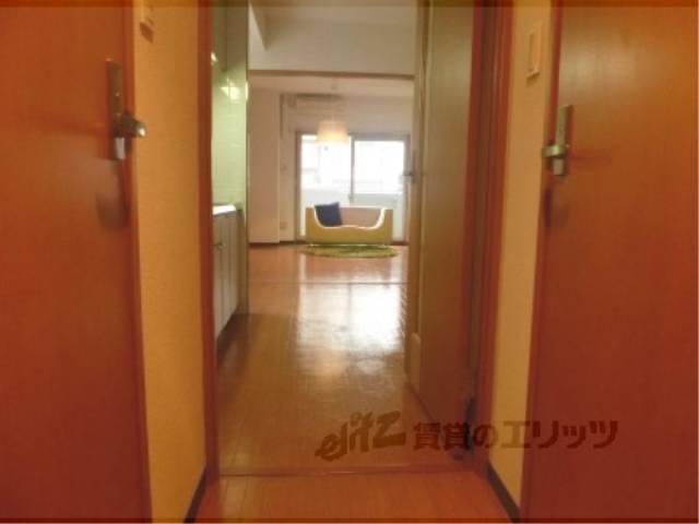 廊下から見た居室