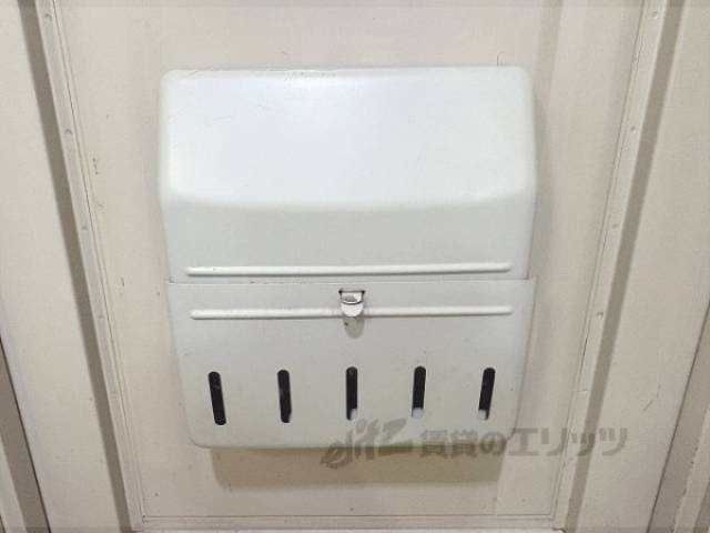 玄関　郵便受け