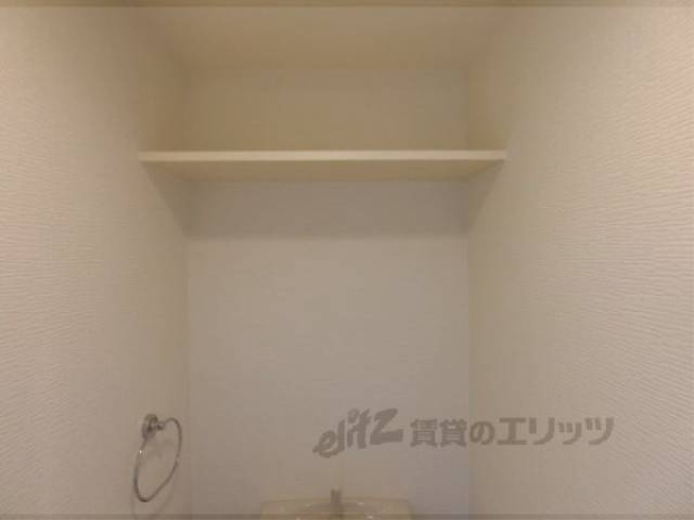 トイレ　収納棚