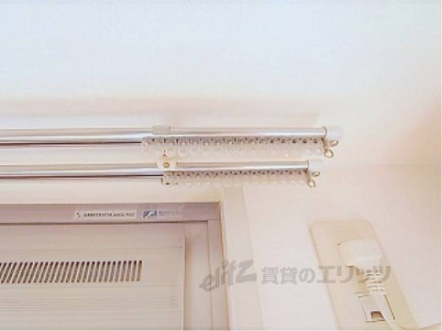 カーテンレール