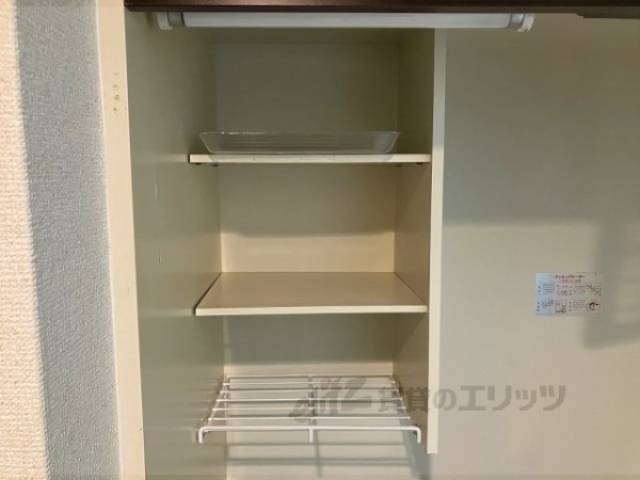 キッチン　上部収納
