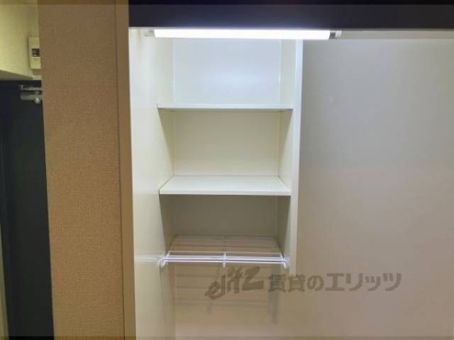 キッチン　上部収納