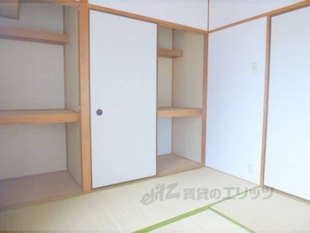 和室　収納もたくさんあり荷物もたくさん入ります