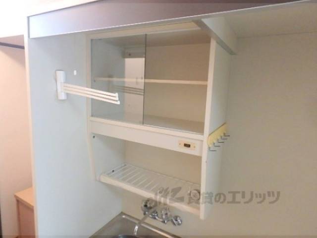 キッチン　上部収納