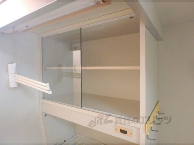 キッチン　上部収納