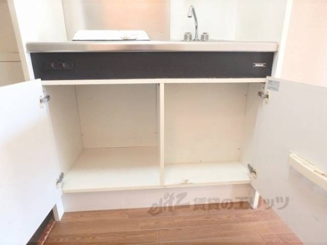 収納　キッチン下収納