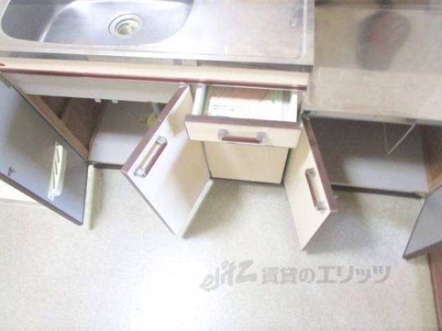 キッチン　キッチン下部収納