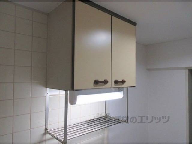 キッチン　上部収納