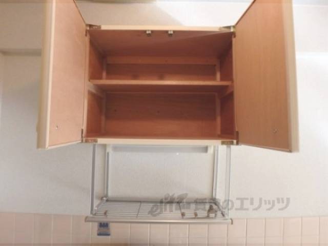 キッチン　キッチン上部収納