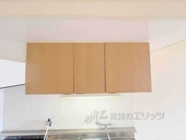 キッチン　上部収納