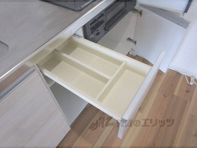 キッチン　収納