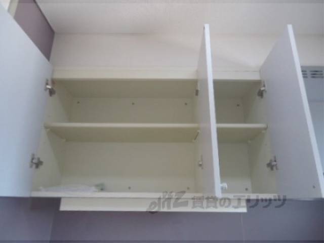 キッチン　キッチン上部収納