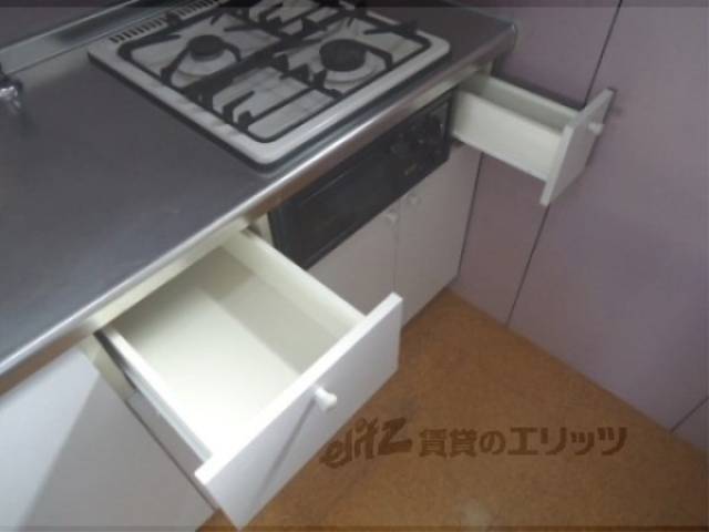 キッチン　キッチン下部収納