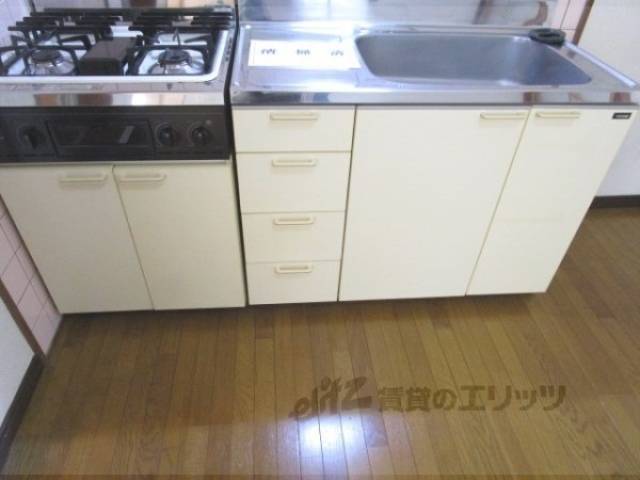 キッチン　キッチン下部収納