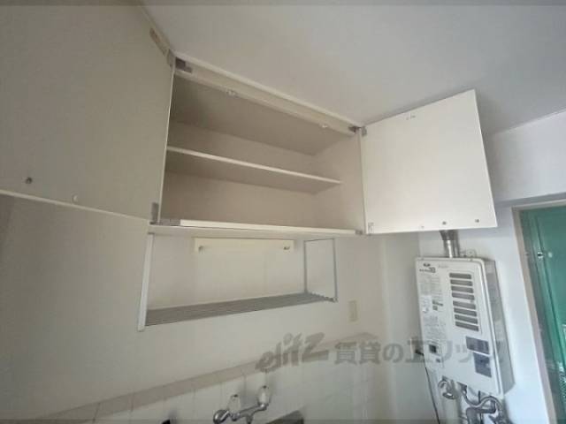 キッチン　キッチン上部収納