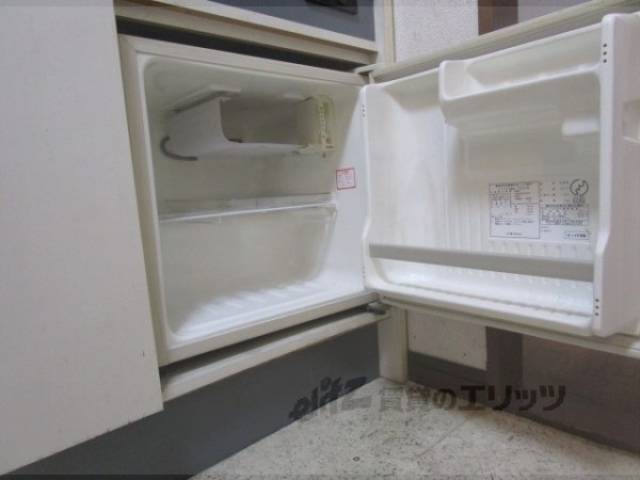 洗濯機置場　ミニ冷蔵庫