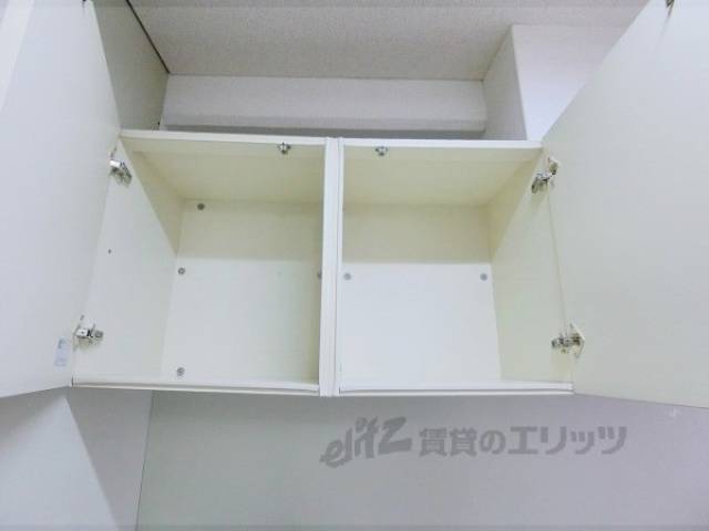 キッチン　上部収納