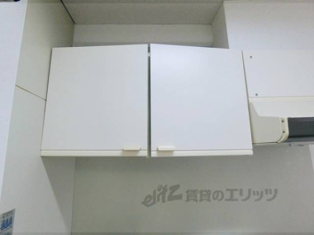 キッチン　上部収納