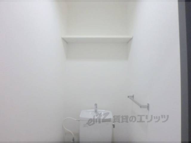 トイレ　収納上部