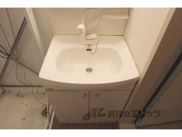 洗面所　洗髪洗面化粧台