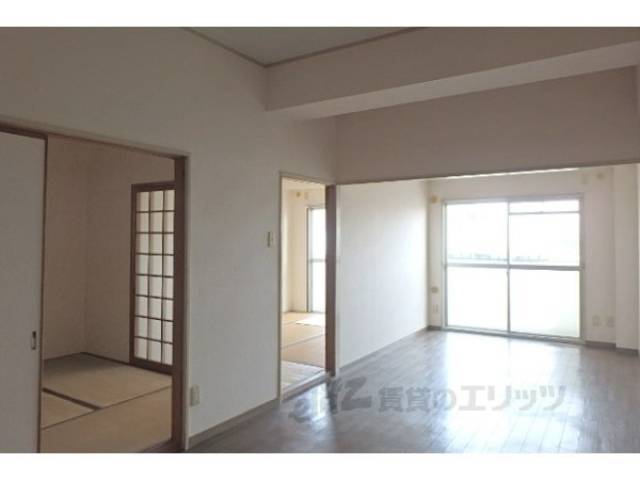 リビング　ダイニング