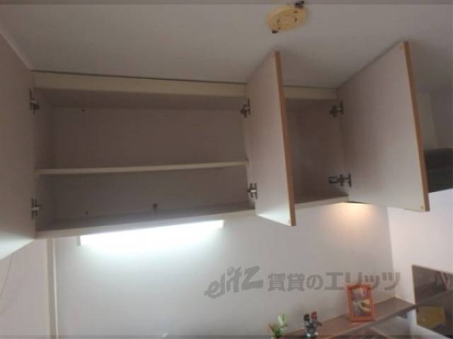 キッチン　キッチン上部収納